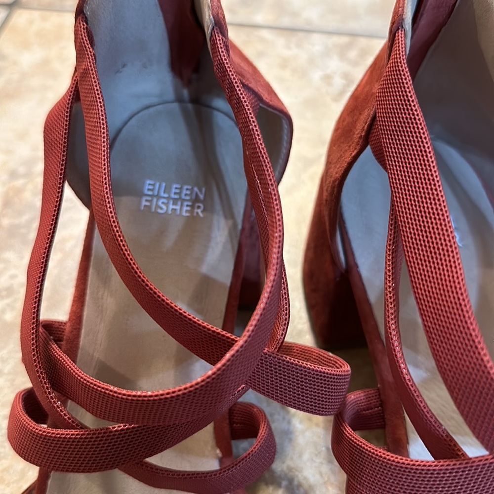 Jukebox Pump in Cayenne Eileen Fisher - Picture 9 of 9
